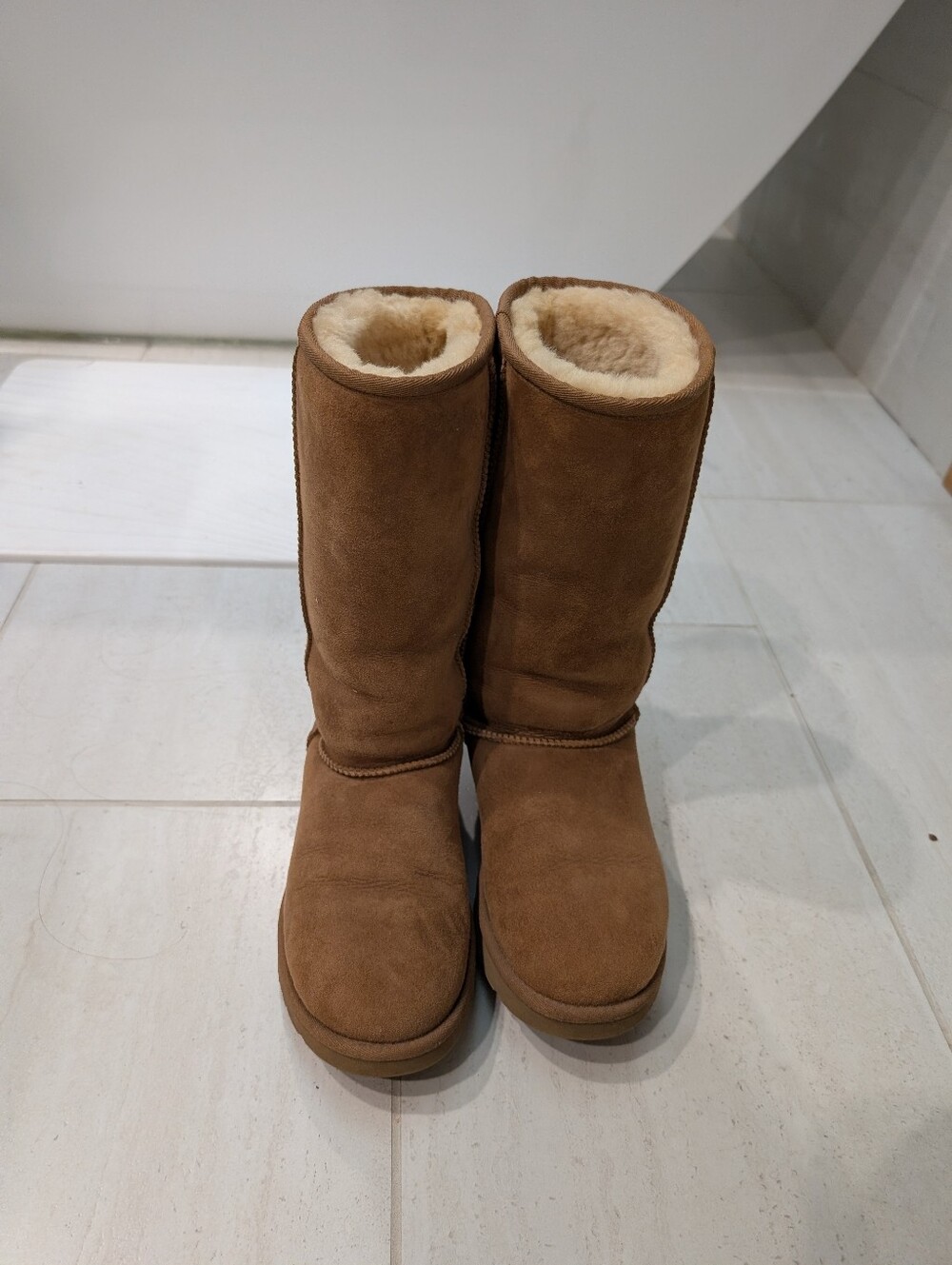 Classic Tallchesnut Color UGGS size 7